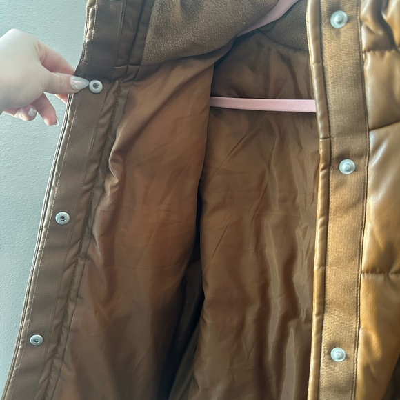 NWT GAP Women’s XL Carmel Brown Faux Leather Quilted Puffer Jacket Coat - Picture 6 of 8